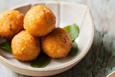 Receita de bolinho frito de peixe rápido